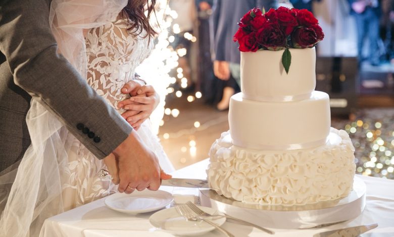 anniversary cake