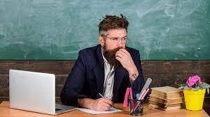 HOW STUDENTS CAN MAKE EXTRA MONEY WITH THEIR EDUCATION?
